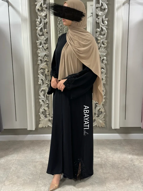 ABAYATI: Hala - Afbeelding 2