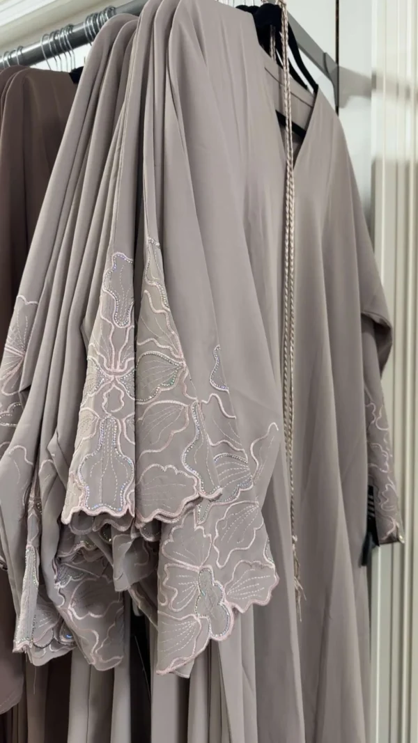 ABAYATI: Mariam - Afbeelding 3